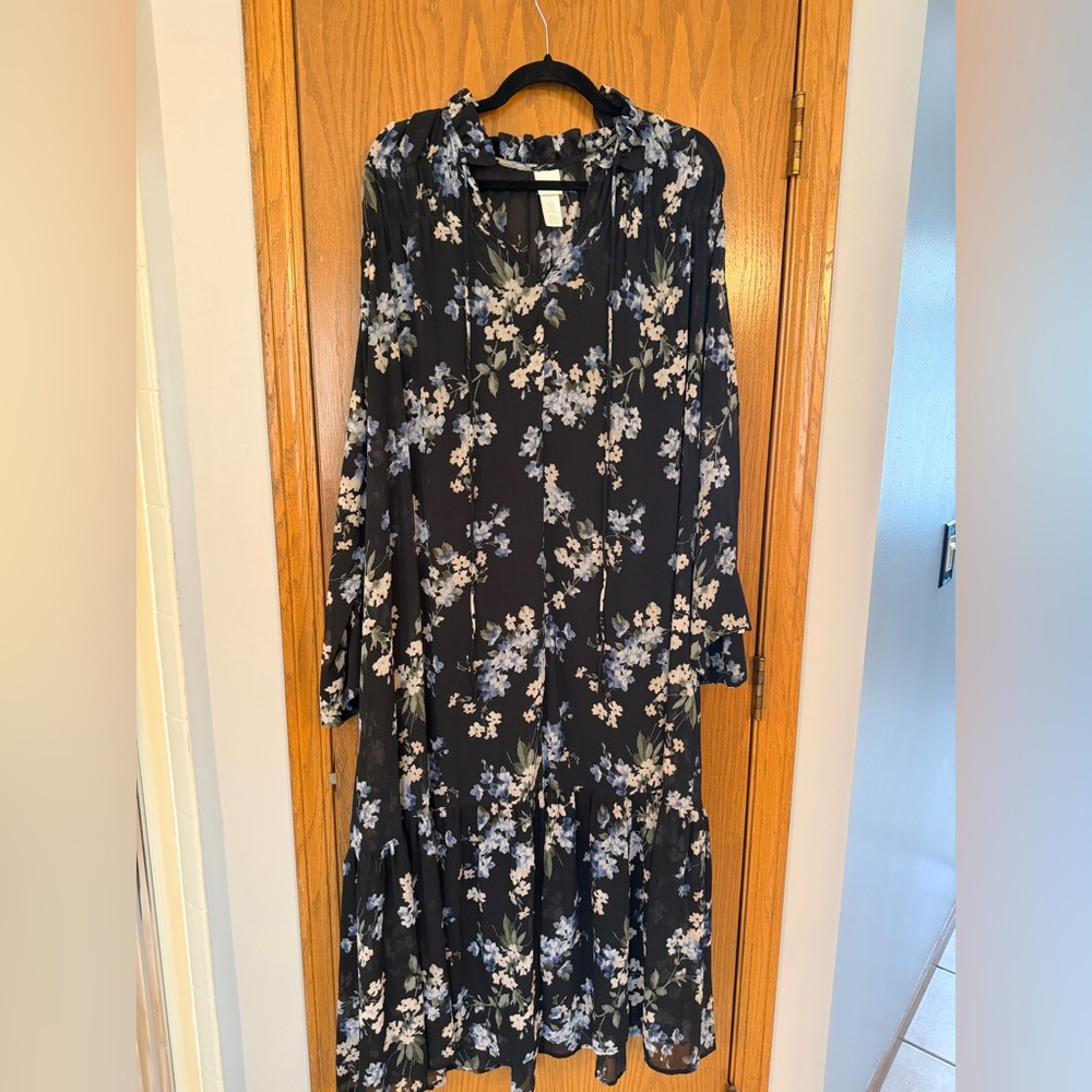H&M flowy floral long sleeve sheer dress, Navy Size Medium